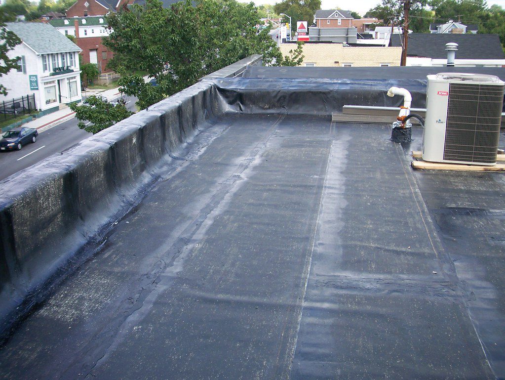 Hergebruik materialen bij sloop platte daken loont!